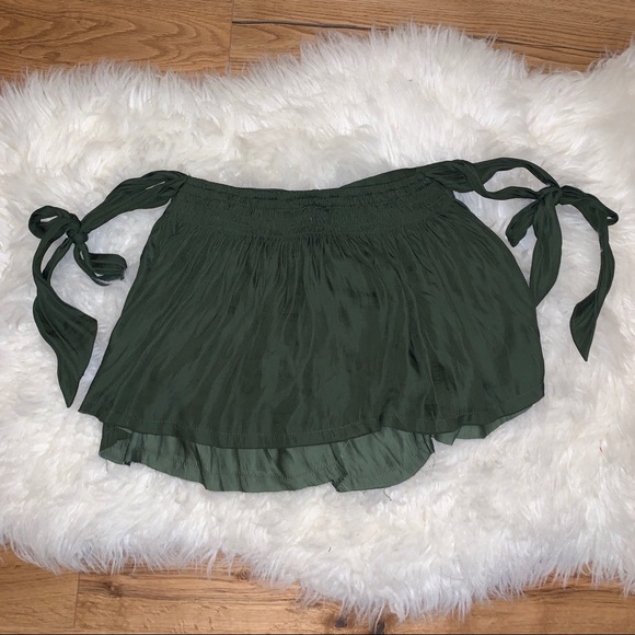 Off the Shoulder Top - Picture 2 of 4